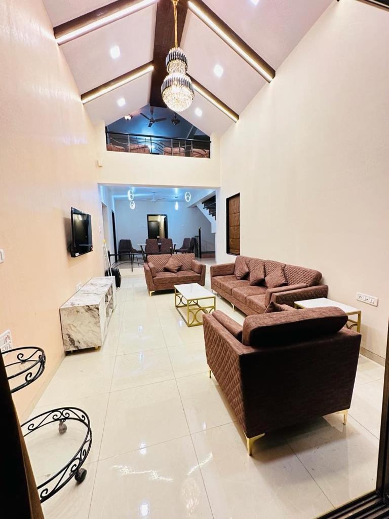 Casa Majestic Lonavala Villa Eksteriør billede